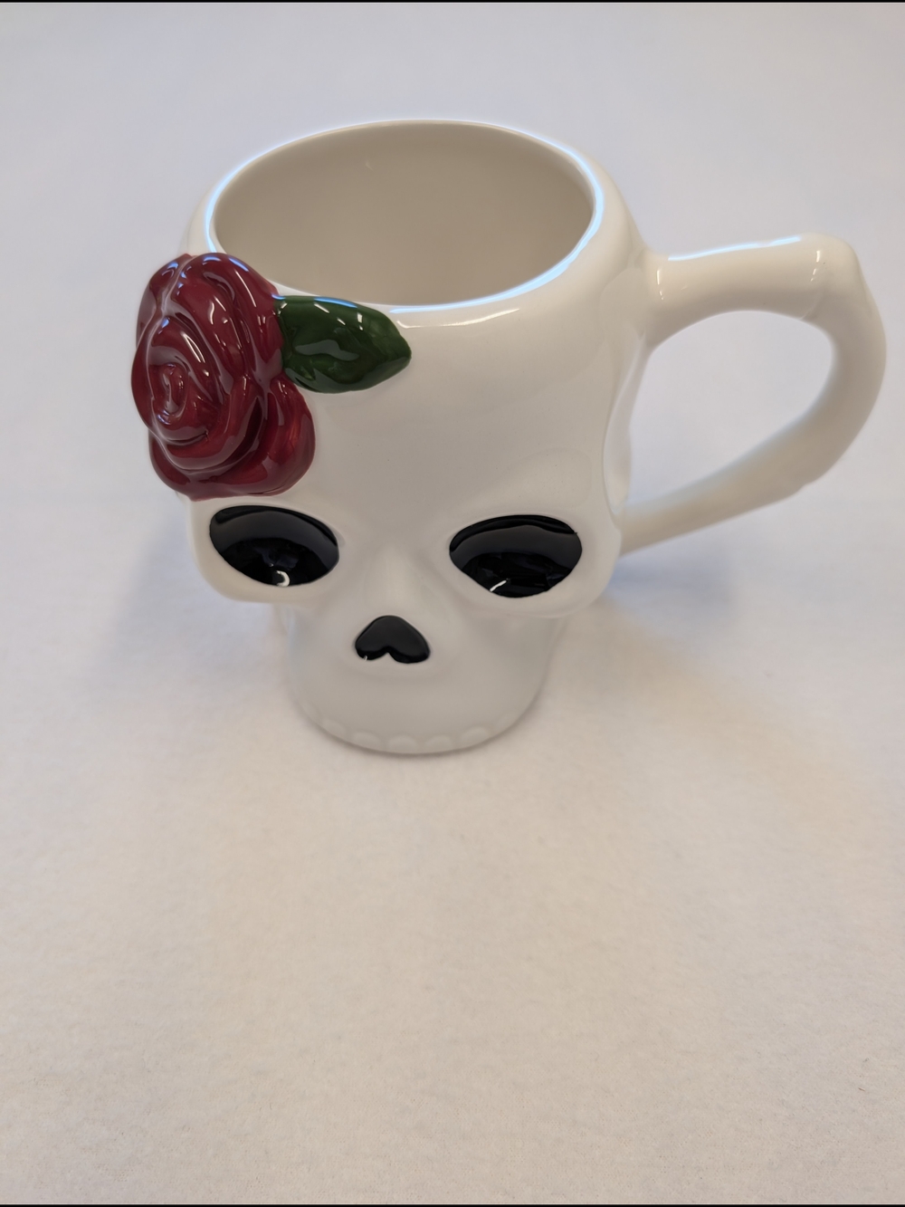 YNS Generic White Skull Mug with Red Rose and Green Leaf